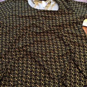 LuLaRoe Large Classic T